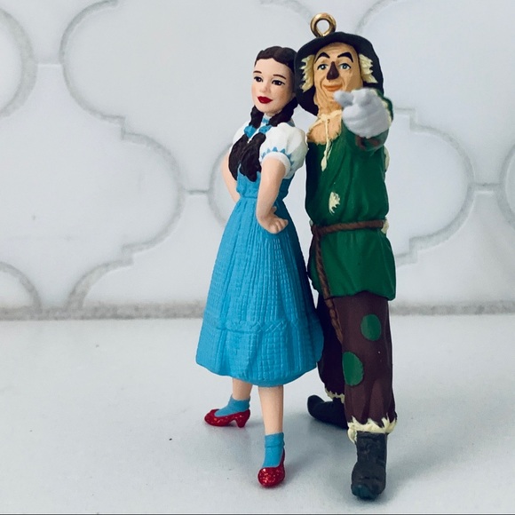 Hallmark Wizard Of Oz Dorothy & Scarecrow NWT - Picture 3 of 11